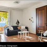 Nona Maria Vilă *